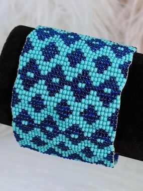 Vibrant Faux Turquoise and Navy Blue Beaded Wideband Bracelet